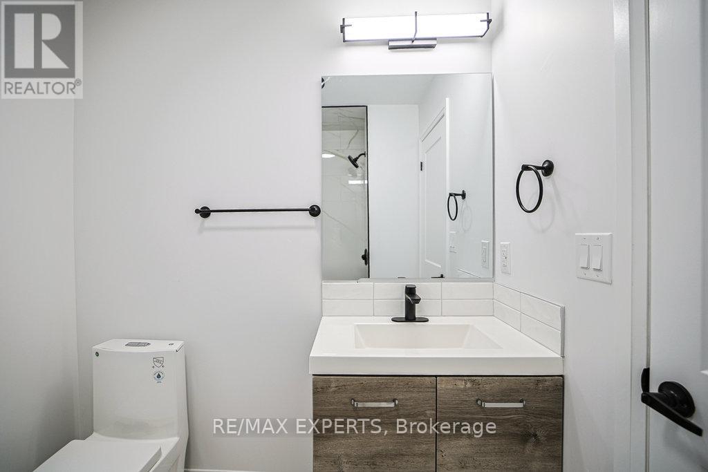1 - 426 Veterans Drive, Barrie, Ontario  L4N 9G9 - Photo 12 - S12466015