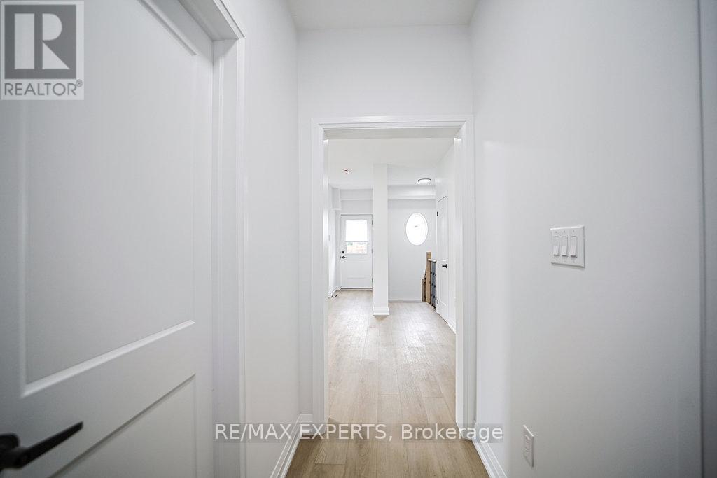 1 - 426 Veterans Drive, Barrie, Ontario  L4N 9G9 - Photo 7 - S12466015