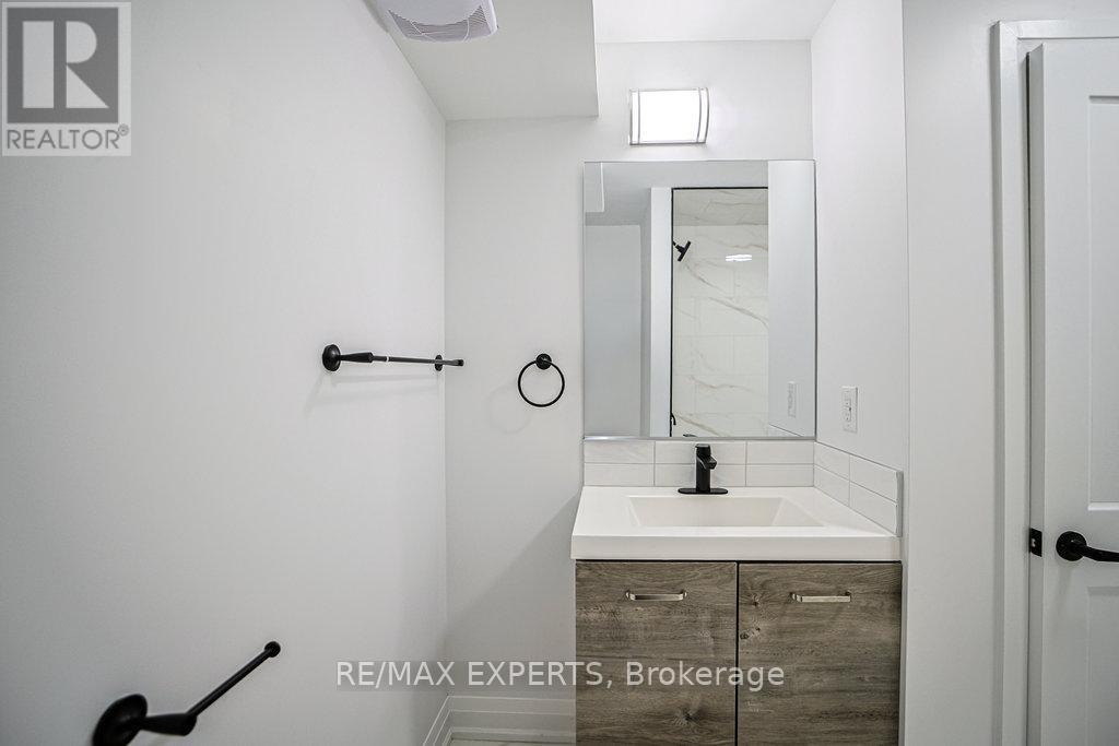 2 - 426 Veterans Drive, Barrie, Ontario  L4N 9G9 - Photo 12 - S12466019