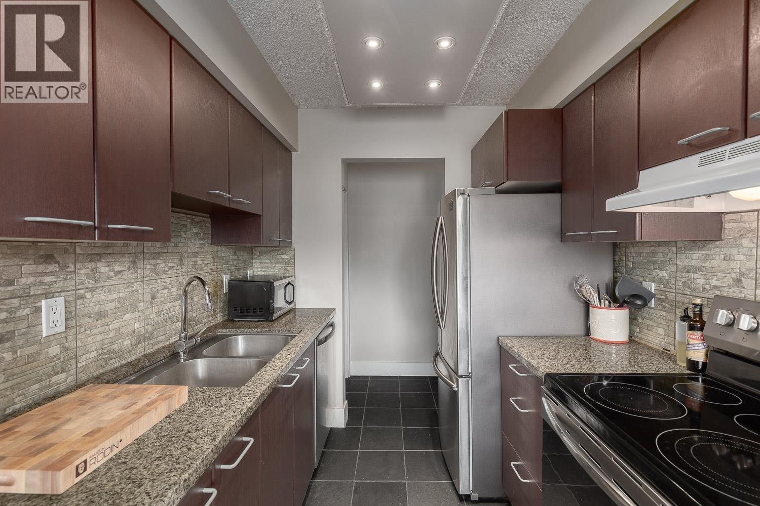 307 466 E Eighth Avenue, New Westminster, British Columbia  V3L 4L2 - Photo 8 - R3059087