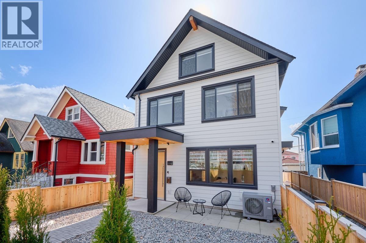 1 2838 Turner Street, Vancouver, British Columbia  V5K 2G5 - Photo 2 - R3059102