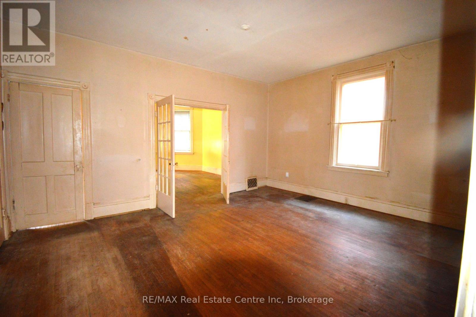30 Glasgow Street N, Guelph, Ontario  N1H 4V5 - Photo 10 - X12466052