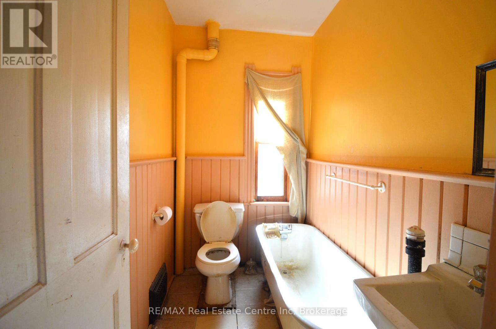 30 Glasgow Street N, Guelph, Ontario  N1H 4V5 - Photo 17 - X12466052