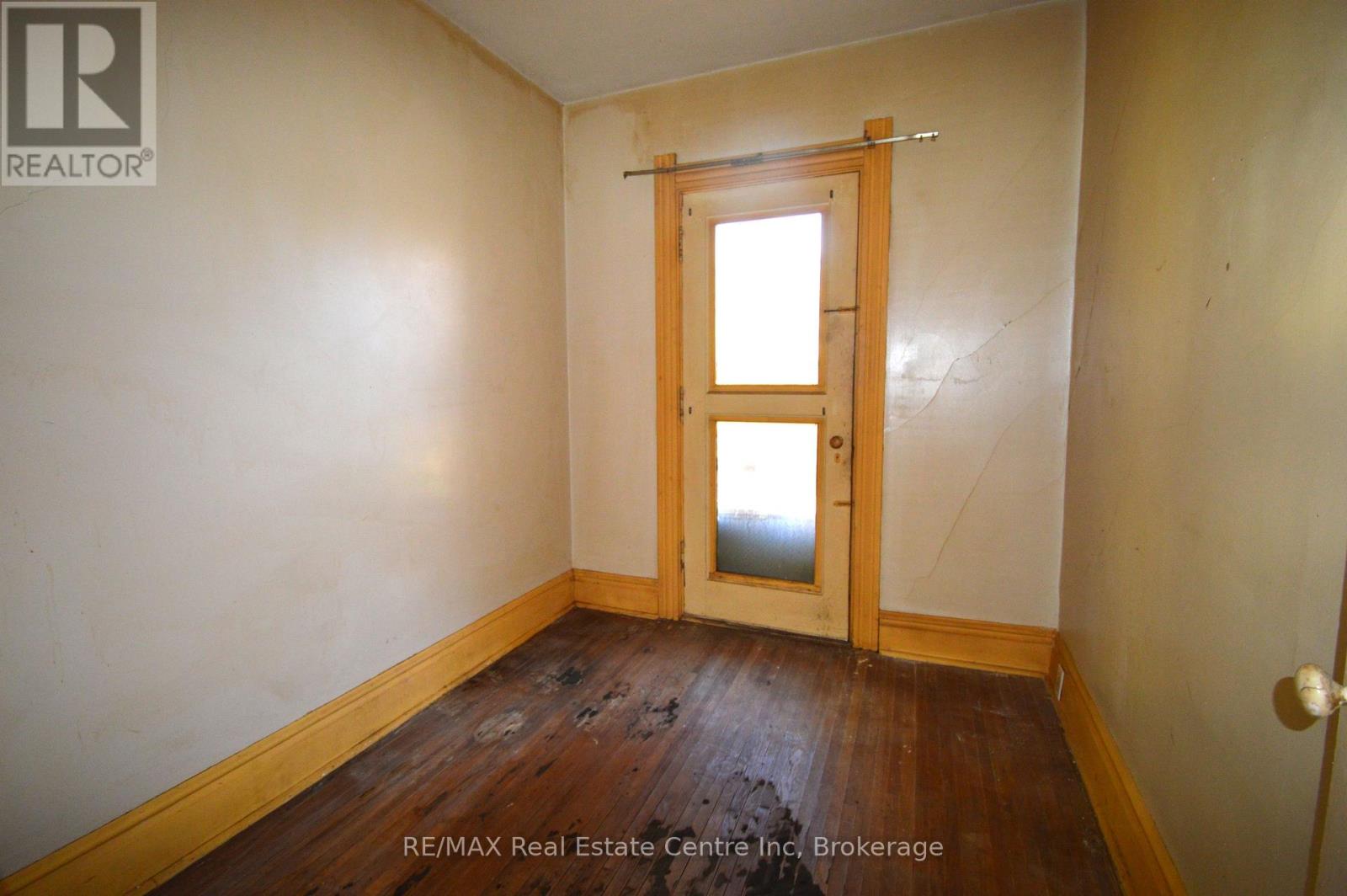 30 Glasgow Street N, Guelph, Ontario  N1H 4V5 - Photo 18 - X12466052