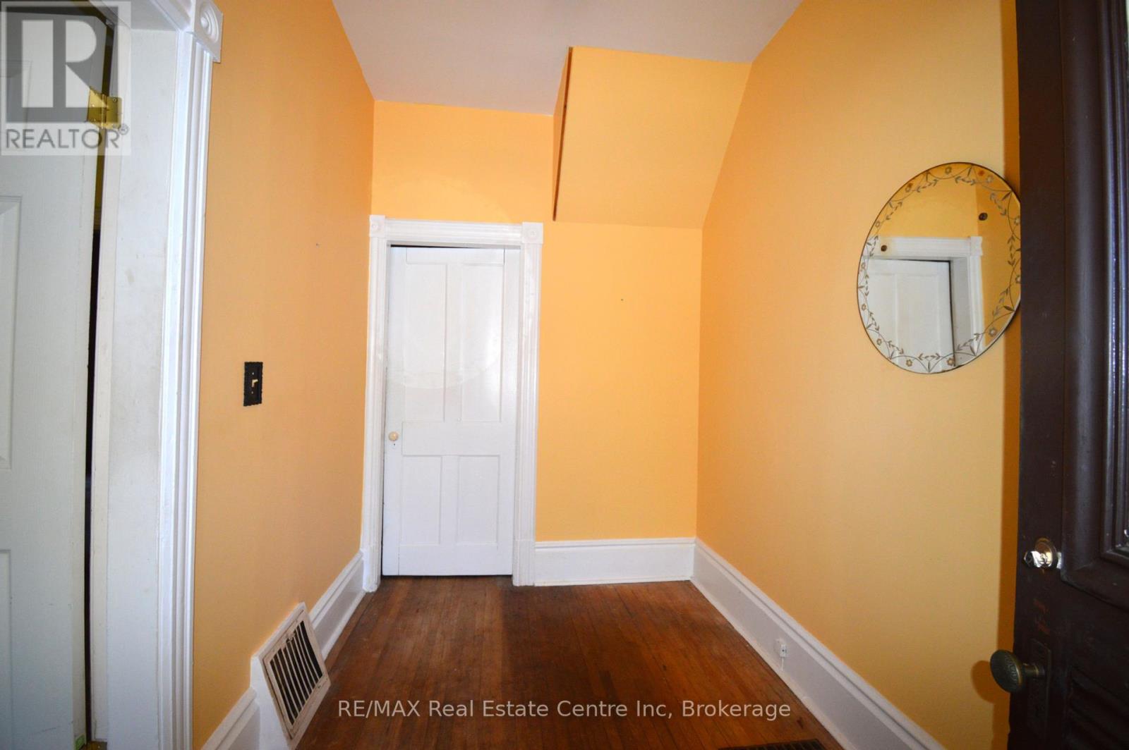 30 Glasgow Street N, Guelph, Ontario  N1H 4V5 - Photo 8 - X12466052