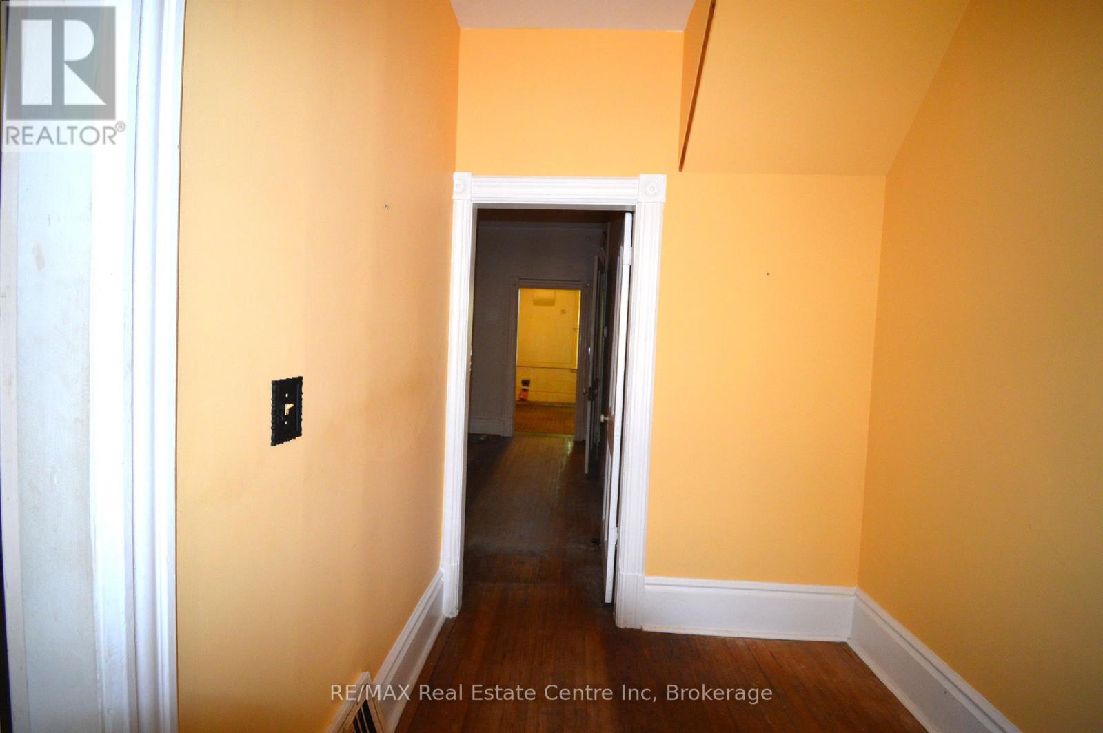 30 Glasgow Street N, Guelph, Ontario  N1H 4V5 - Photo 9 - X12466052