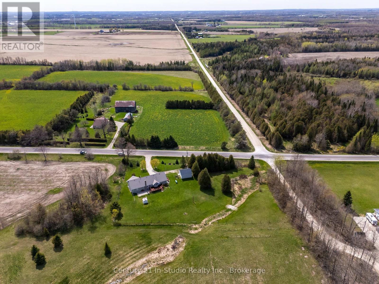 453157 Grey Road 2, Grey Highlands, Ontario  N0C 1L0 - Photo 14 - X12466091