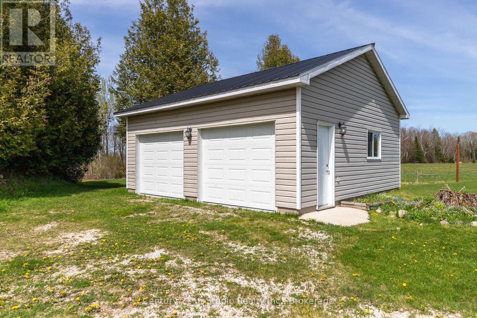 453157 Grey Road 2, Grey Highlands, Ontario  N0C 1L0 - Photo 47 - X12466091