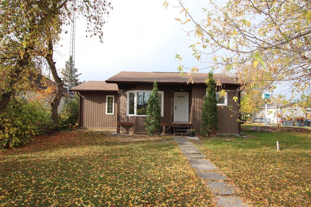 17 First Avenue N, Ashern, Manitoba