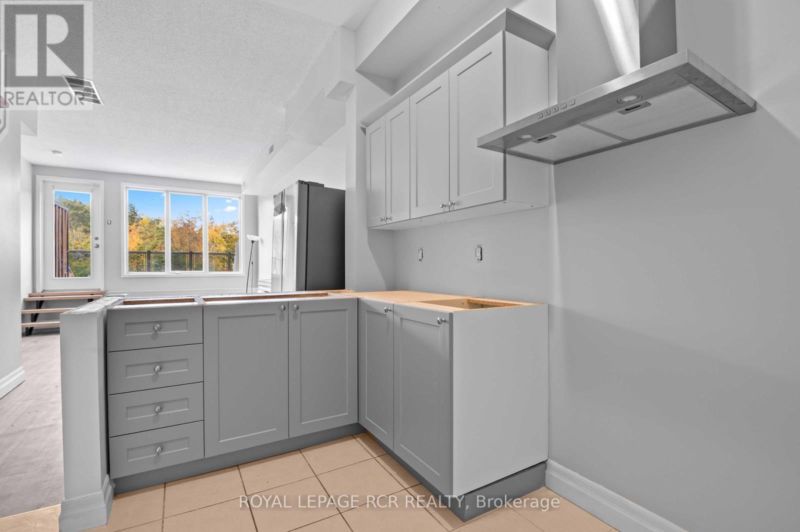 4 - 56 Queen Street N, Caledon, Ontario  L7E 1B9 - Photo 11 - W12465858