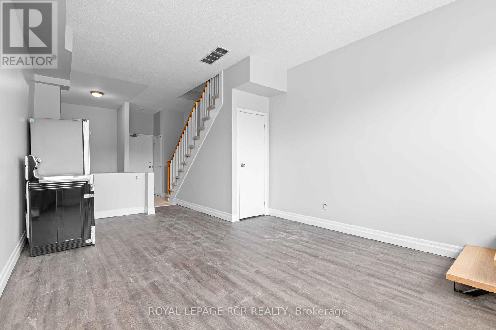 4 - 56 Queen Street N, Caledon, Ontario  L7E 1B9 - Photo 20 - W12465858