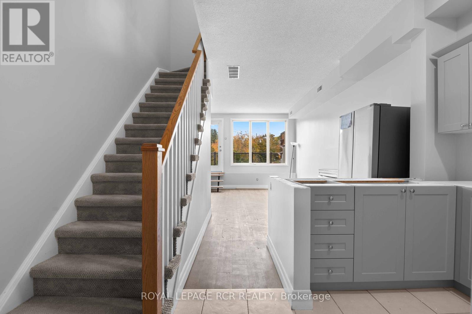 4 - 56 Queen Street N, Caledon, Ontario  L7E 1B9 - Photo 7 - W12465858