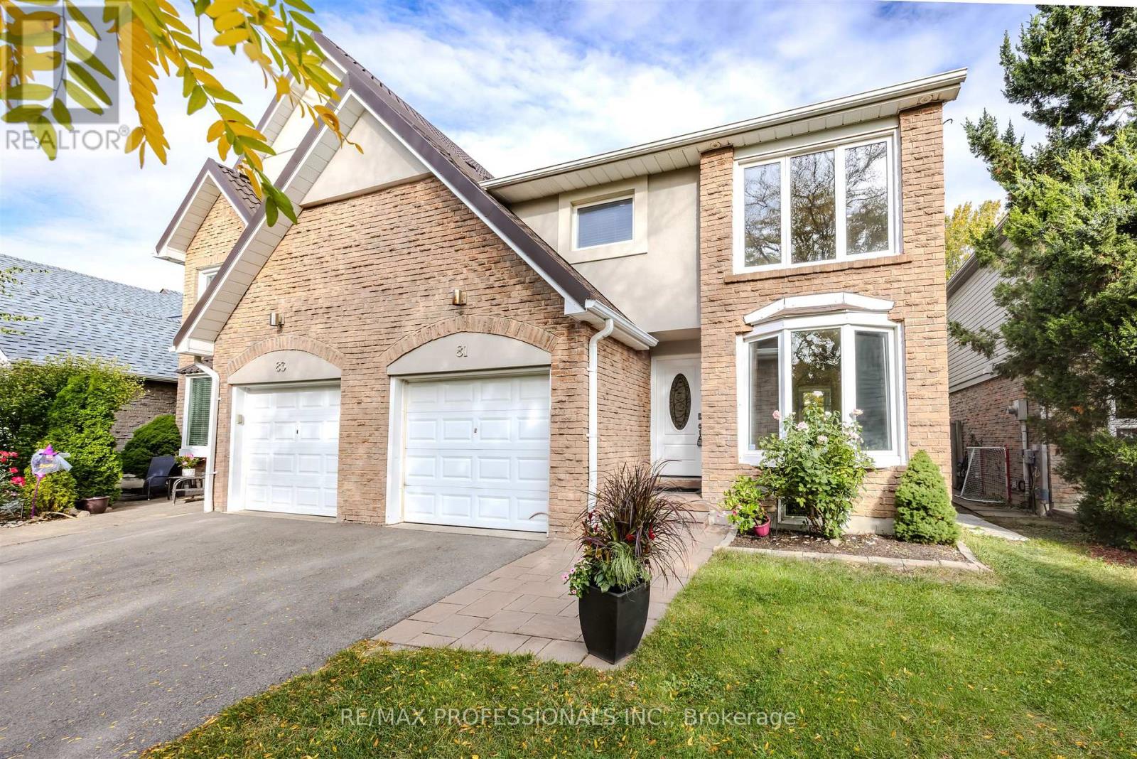 81 MILLBOROUGH CRESCENT, Toronto, Ontario