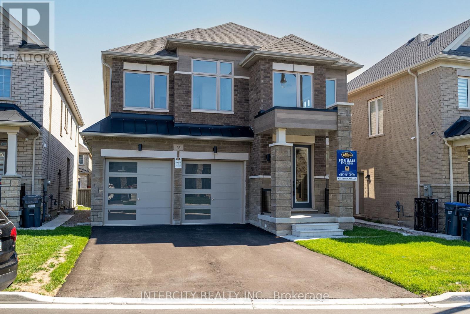Lot 19 - 9 Dolomite Drive, Brampton, Ontario  L6P 4R6 - Photo 2 - W12465908