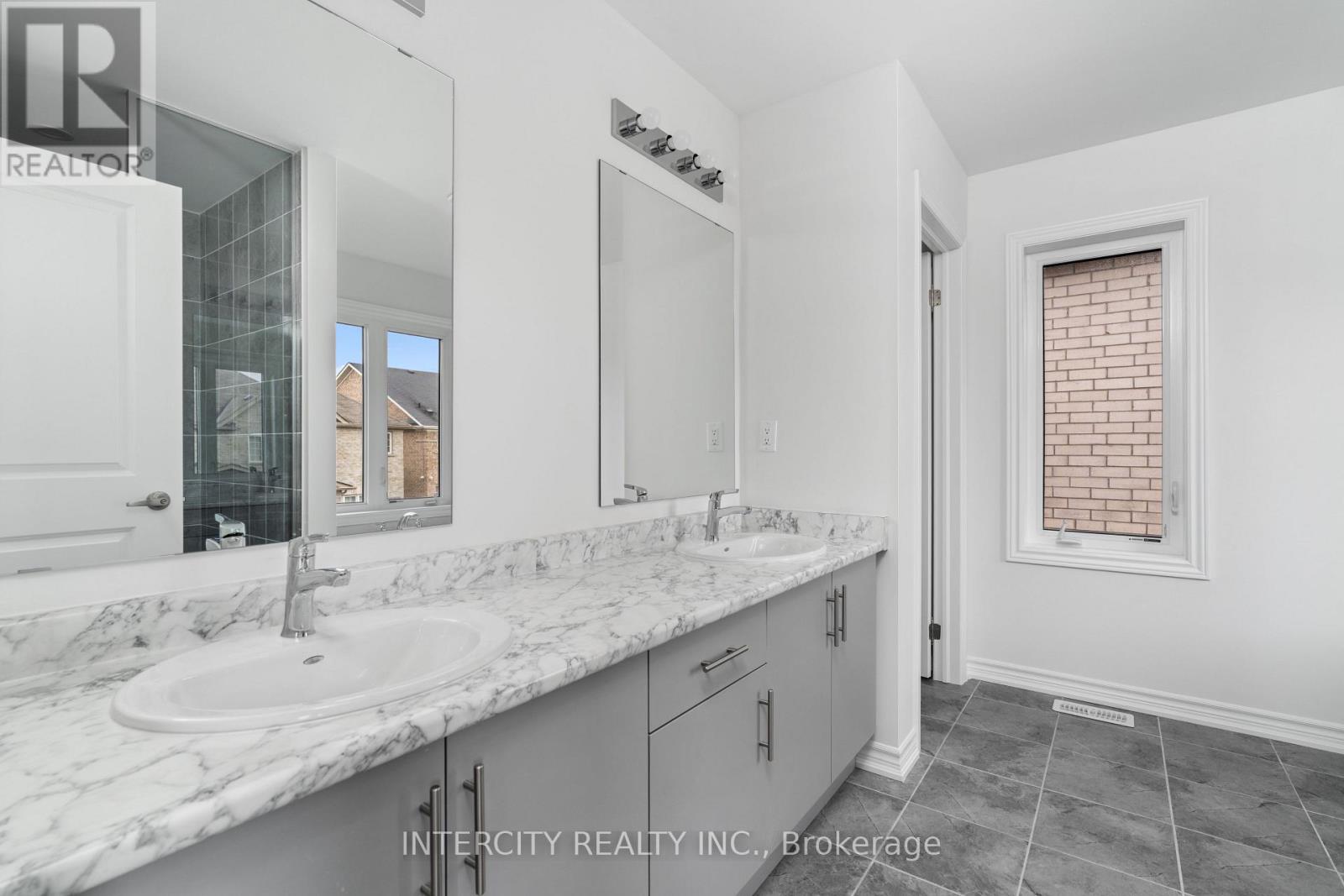 Lot 19 - 9 Dolomite Drive, Brampton, Ontario  L6P 4R6 - Photo 33 - W12465908