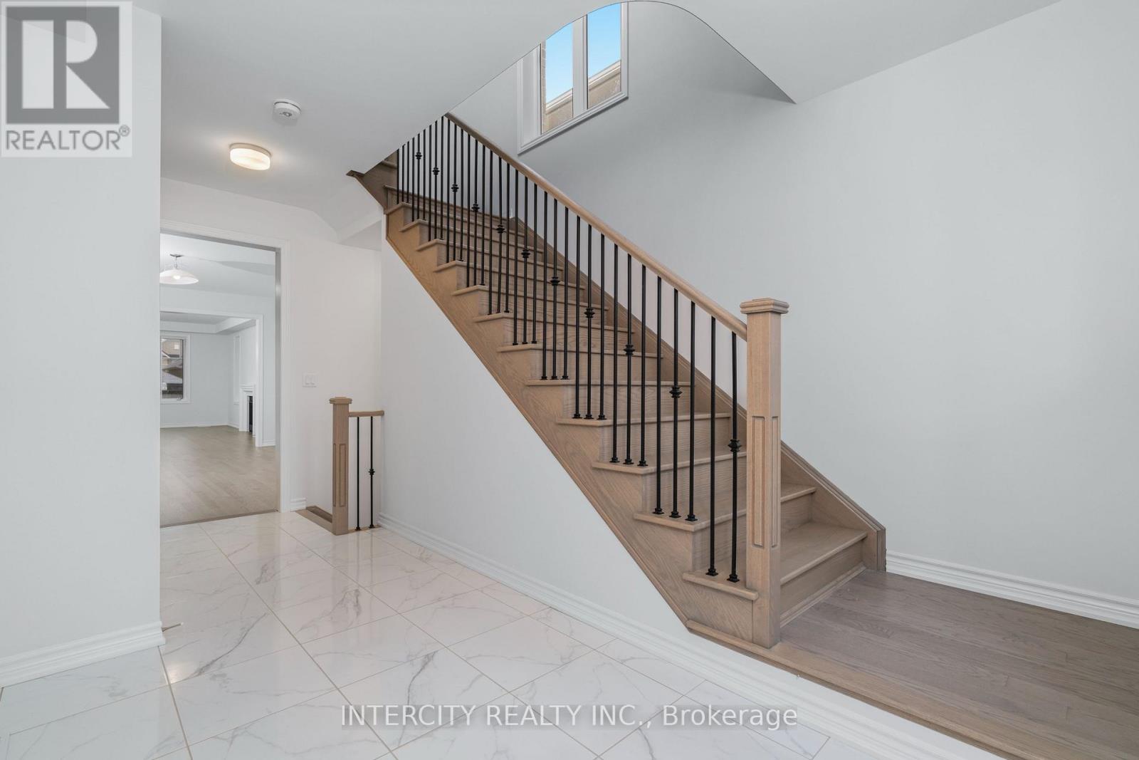 Lot 19 - 9 Dolomite Drive, Brampton, Ontario  L6P 4R6 - Photo 4 - W12465908