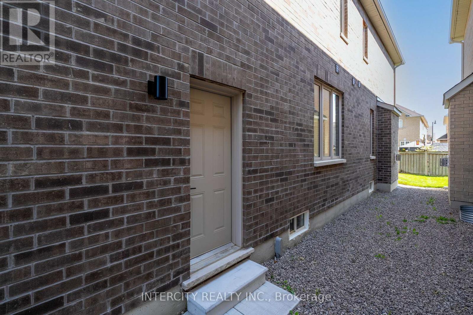 Lot 19 - 9 Dolomite Drive, Brampton, Ontario  L6P 4R6 - Photo 46 - W12465908
