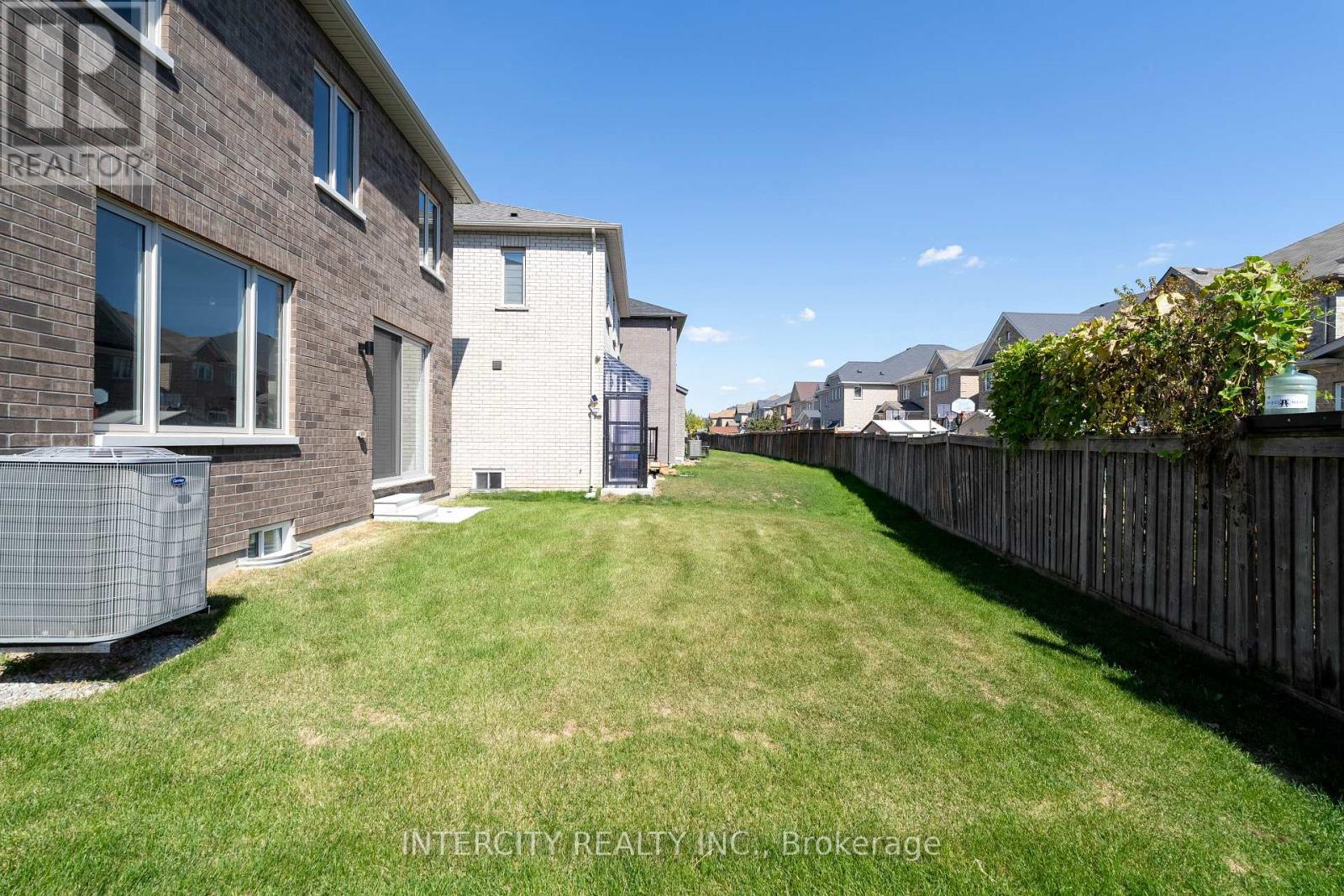 Lot 19 - 9 Dolomite Drive, Brampton, Ontario  L6P 4R6 - Photo 48 - W12465908