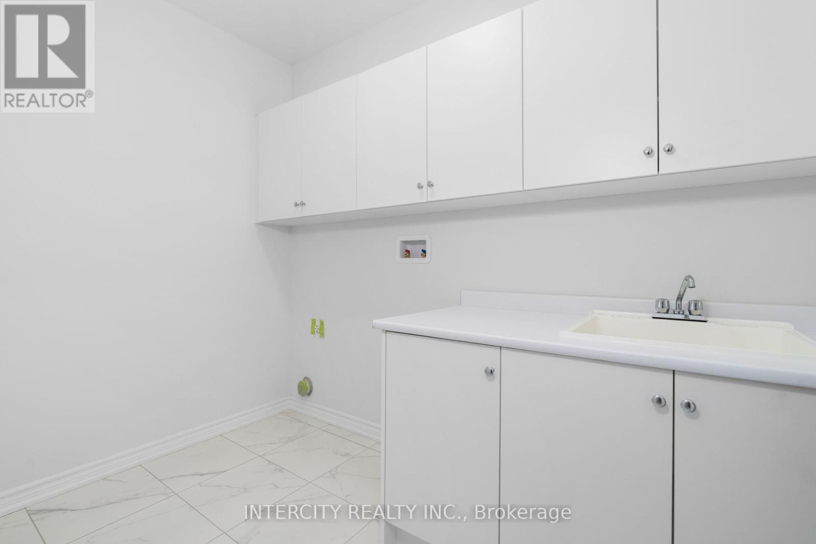 Lot 19 - 9 Dolomite Drive, Brampton, Ontario  L6P 4R6 - Photo 6 - W12465908