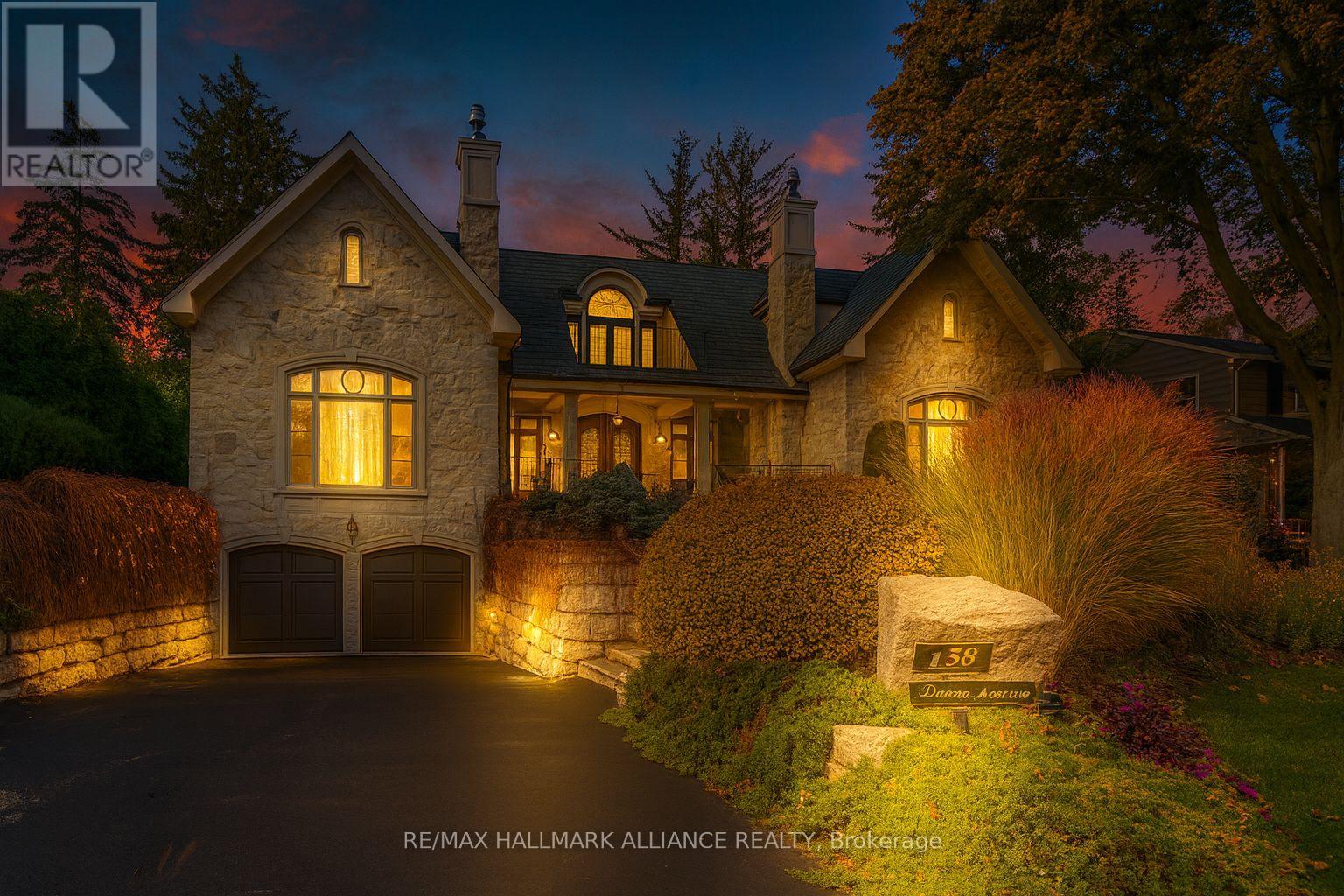 138 DIANNE AVENUE, Oakville, Ontario