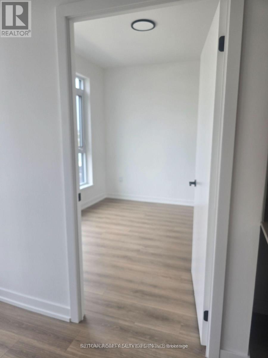 203 - 10 Lagerfeld Drive, Brampton, Ontario  L7A 5L3 - Photo 12 - W12465960