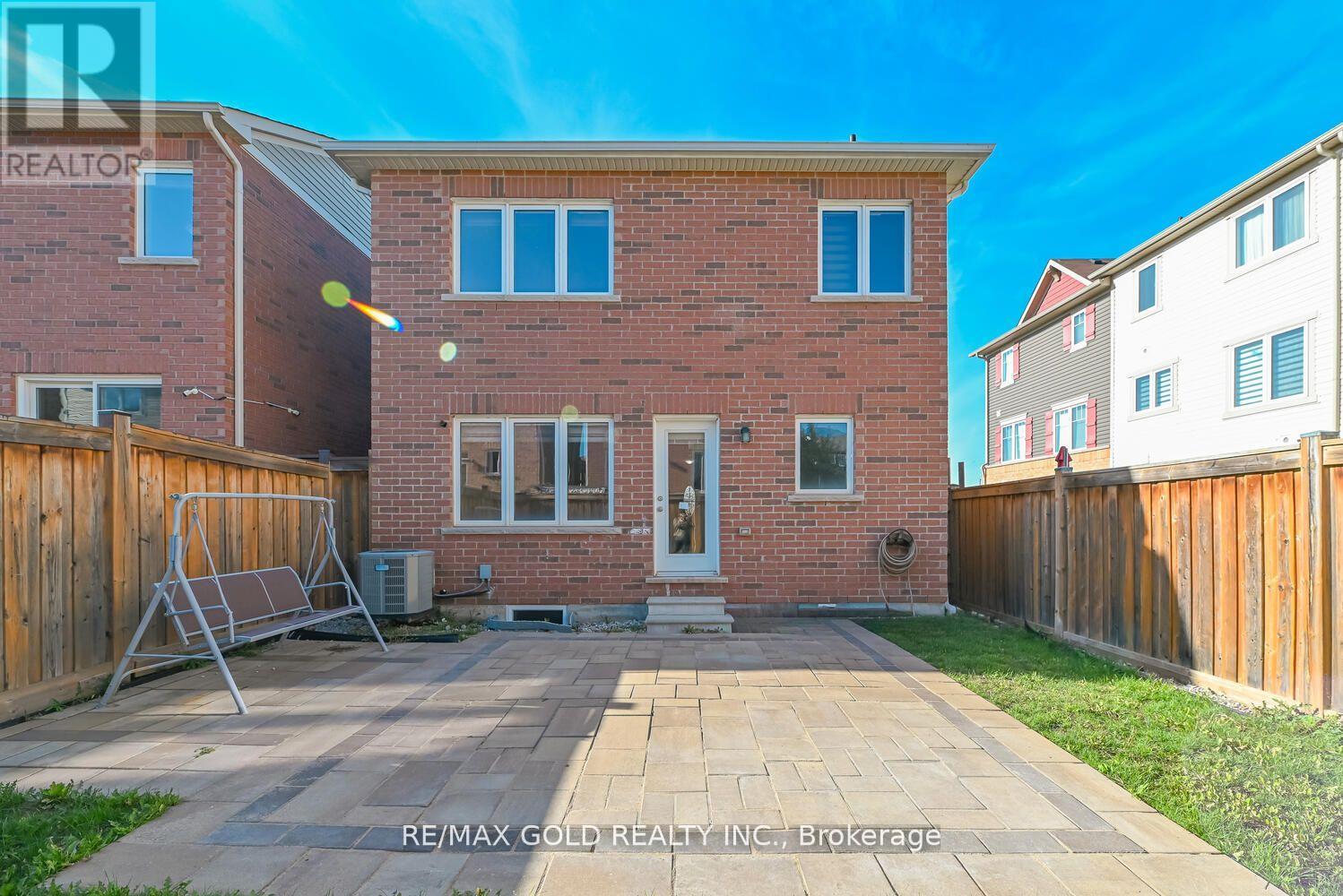 121 Buick Boulevard, Brampton, Ontario  L7A 0Z2 - Photo 32 - W12465975