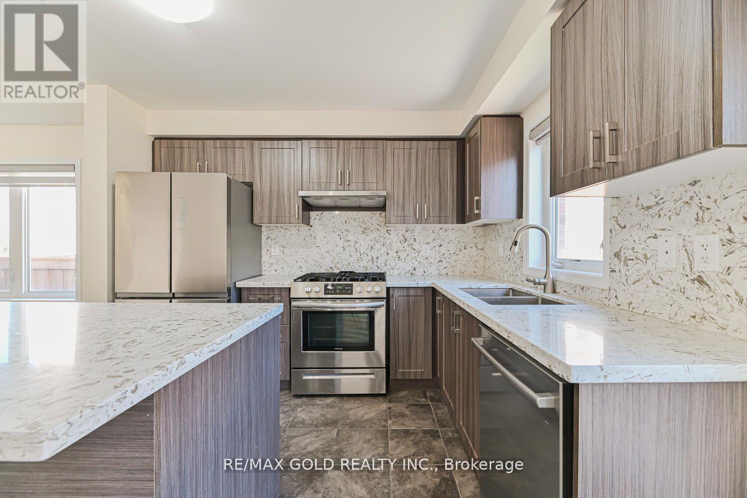 121 Buick Boulevard, Brampton, Ontario  L7A 0Z2 - Photo 8 - W12465975