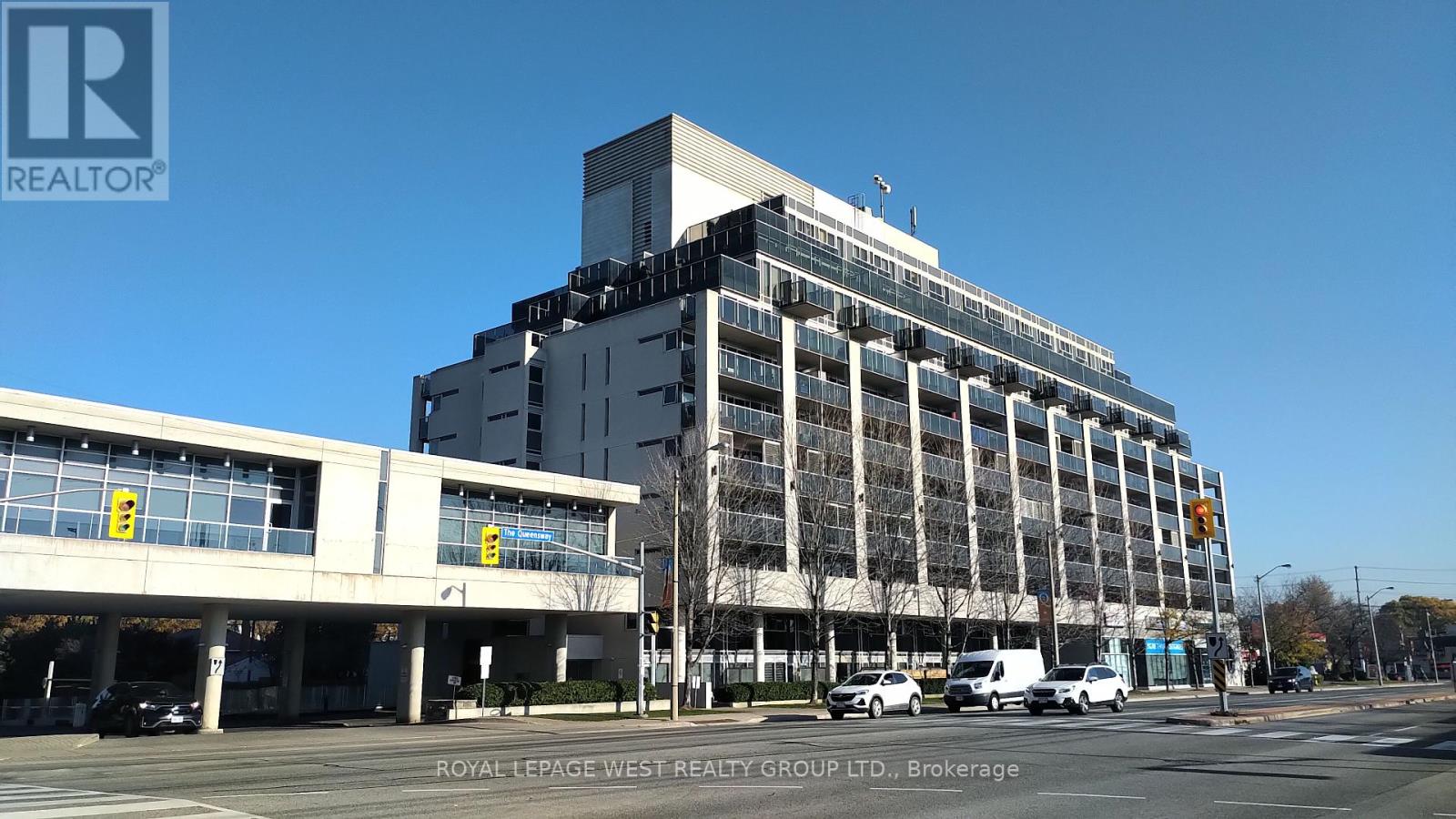 217 - 1040 THE QUEENSWAY, Toronto, Ontario