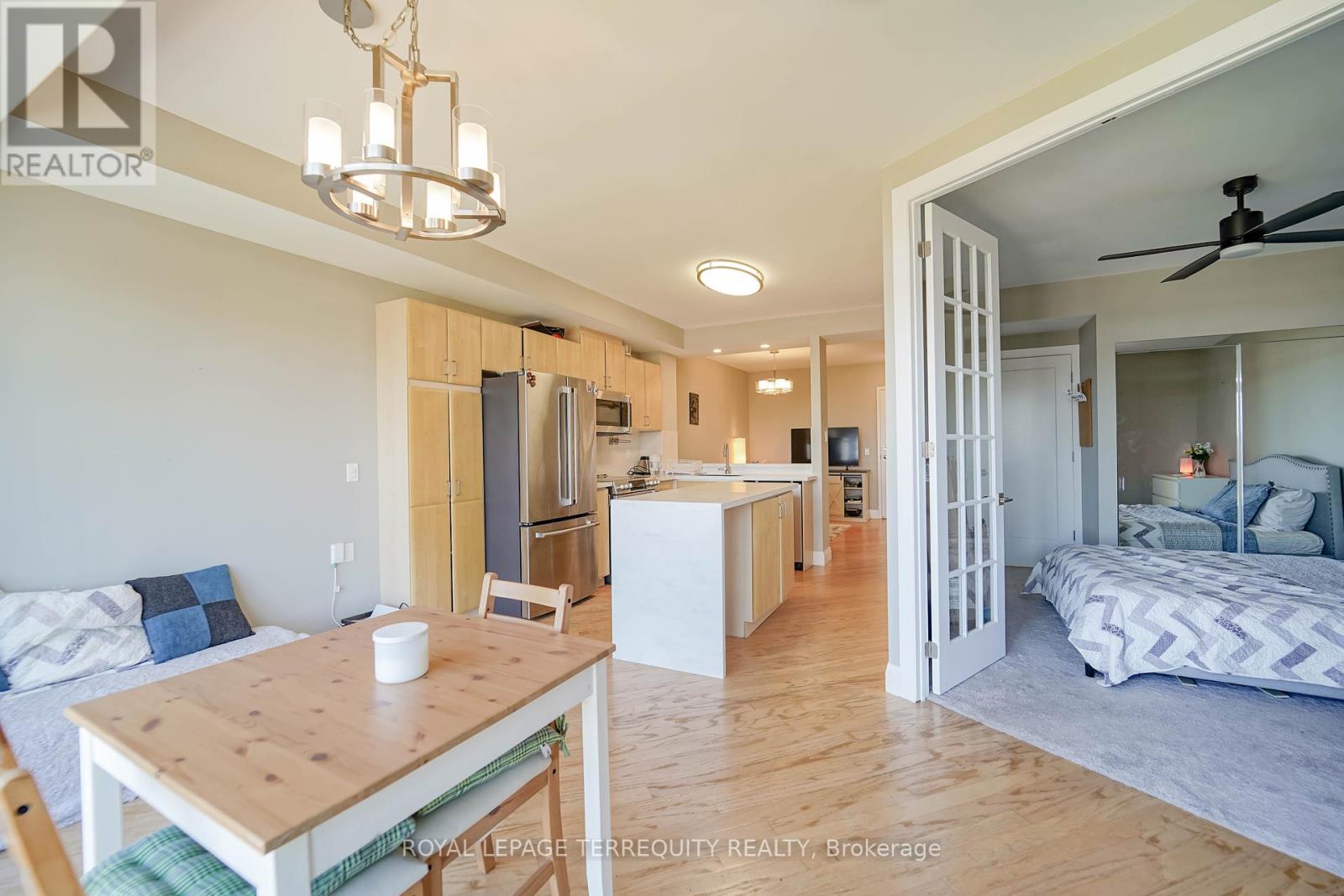 1402 - 200 Burnhamthorpe Road E, Mississauga, Ontario  L5A 4L4 - Photo 14 - W12465979