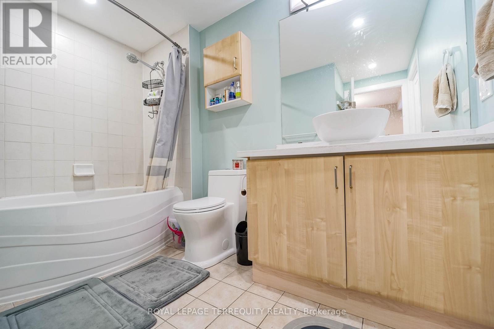 1402 - 200 Burnhamthorpe Road E, Mississauga, Ontario  L5A 4L4 - Photo 15 - W12465979