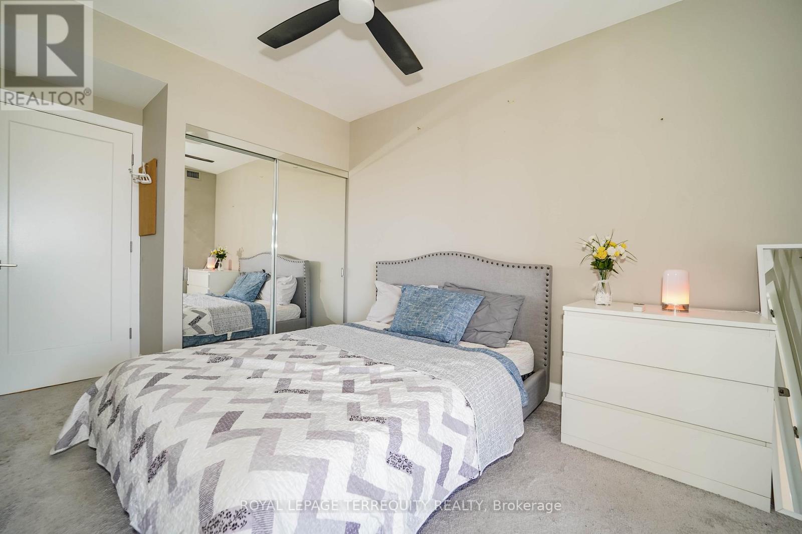 1402 - 200 Burnhamthorpe Road E, Mississauga, Ontario  L5A 4L4 - Photo 16 - W12465979