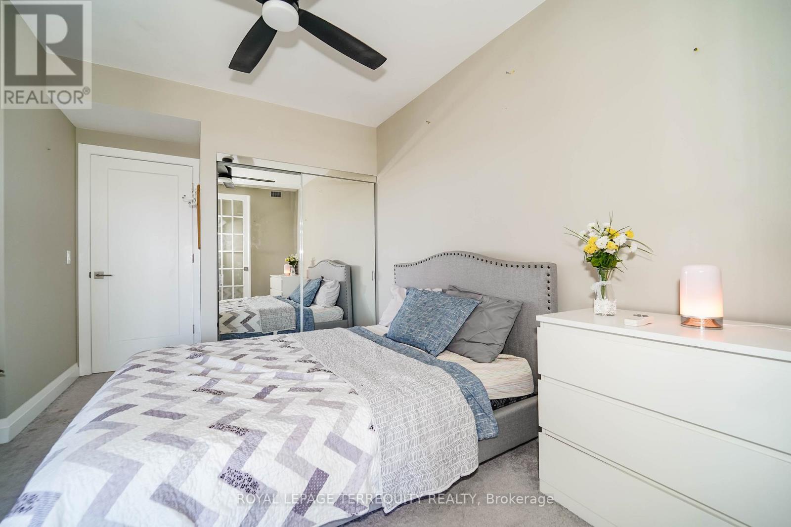 1402 - 200 Burnhamthorpe Road E, Mississauga, Ontario  L5A 4L4 - Photo 18 - W12465979