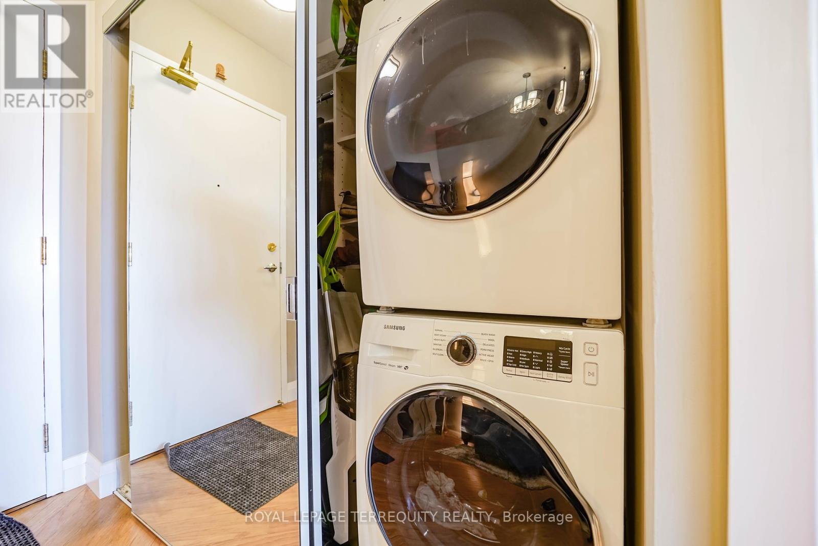 1402 - 200 Burnhamthorpe Road E, Mississauga, Ontario  L5A 4L4 - Photo 21 - W12465979