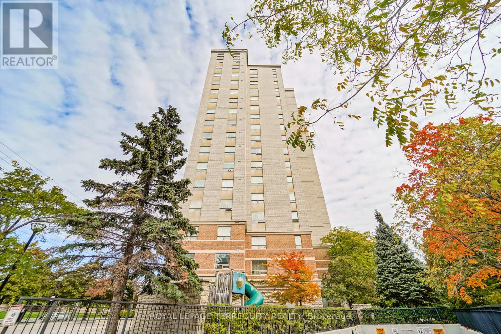 1402 - 200 Burnhamthorpe Road E, Mississauga, Ontario  L5A 4L4 - Photo 39 - W12465979