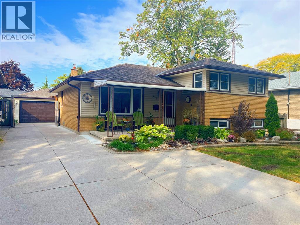 53 Vimy CRESCENT, Sarnia, Ontario