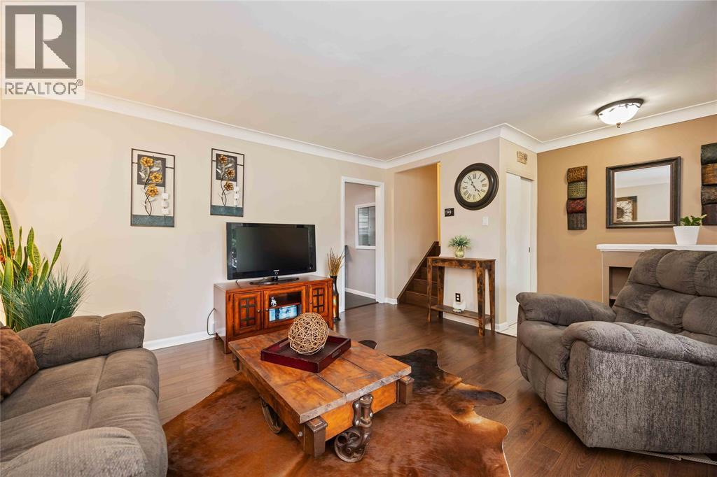 53 Vimy Crescent, Sarnia, Ontario  N7S 1J7 - Photo 3 - 25026343