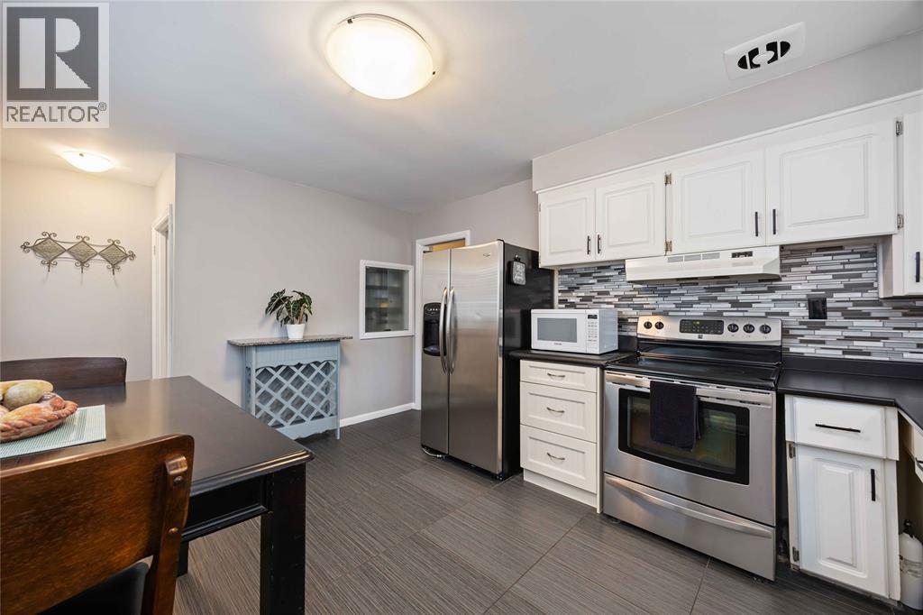 53 Vimy Crescent, Sarnia, Ontario  N7S 1J7 - Photo 5 - 25026343