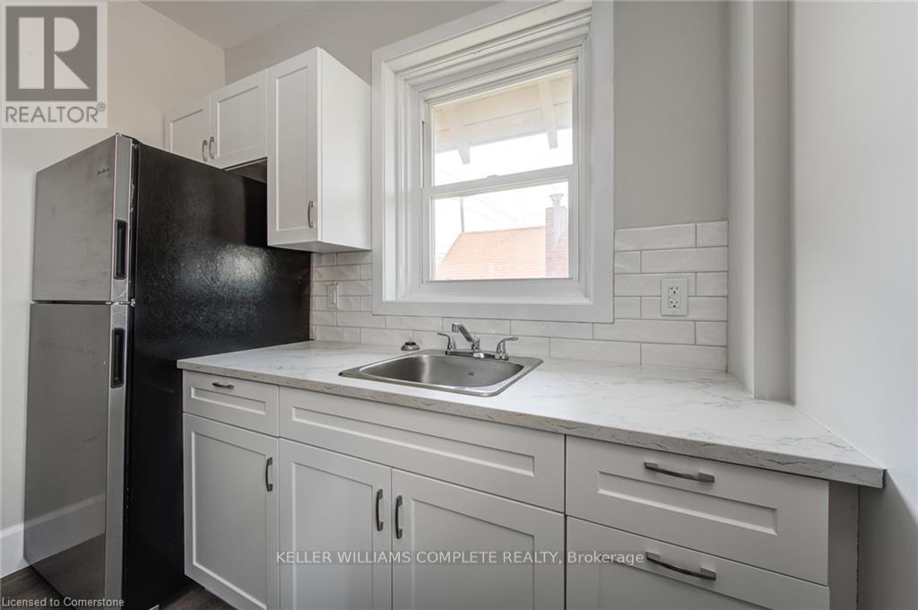 Upper - 200 Park Avenue, Brantford, Ontario  N3S 5K1 - Photo 26 - X12465882