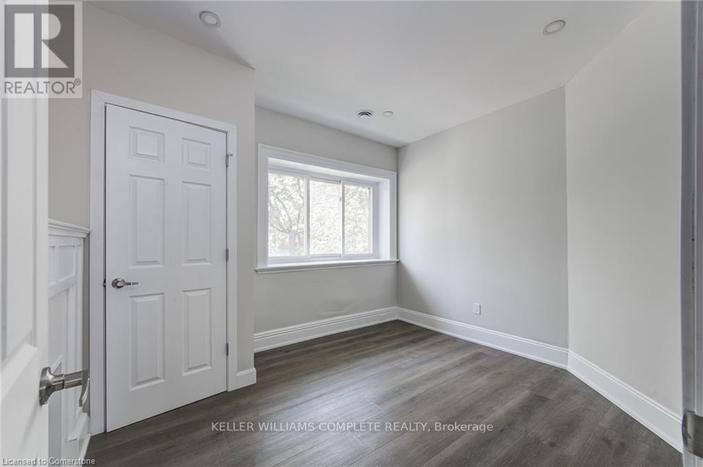 Upper - 200 Park Avenue, Brantford, Ontario  N3S 5K1 - Photo 28 - X12465882