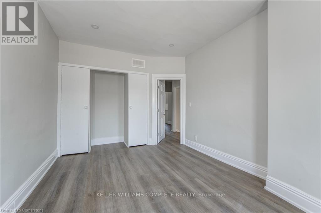 Upper - 200 Park Avenue, Brantford, Ontario  N3S 5K1 - Photo 31 - X12465882