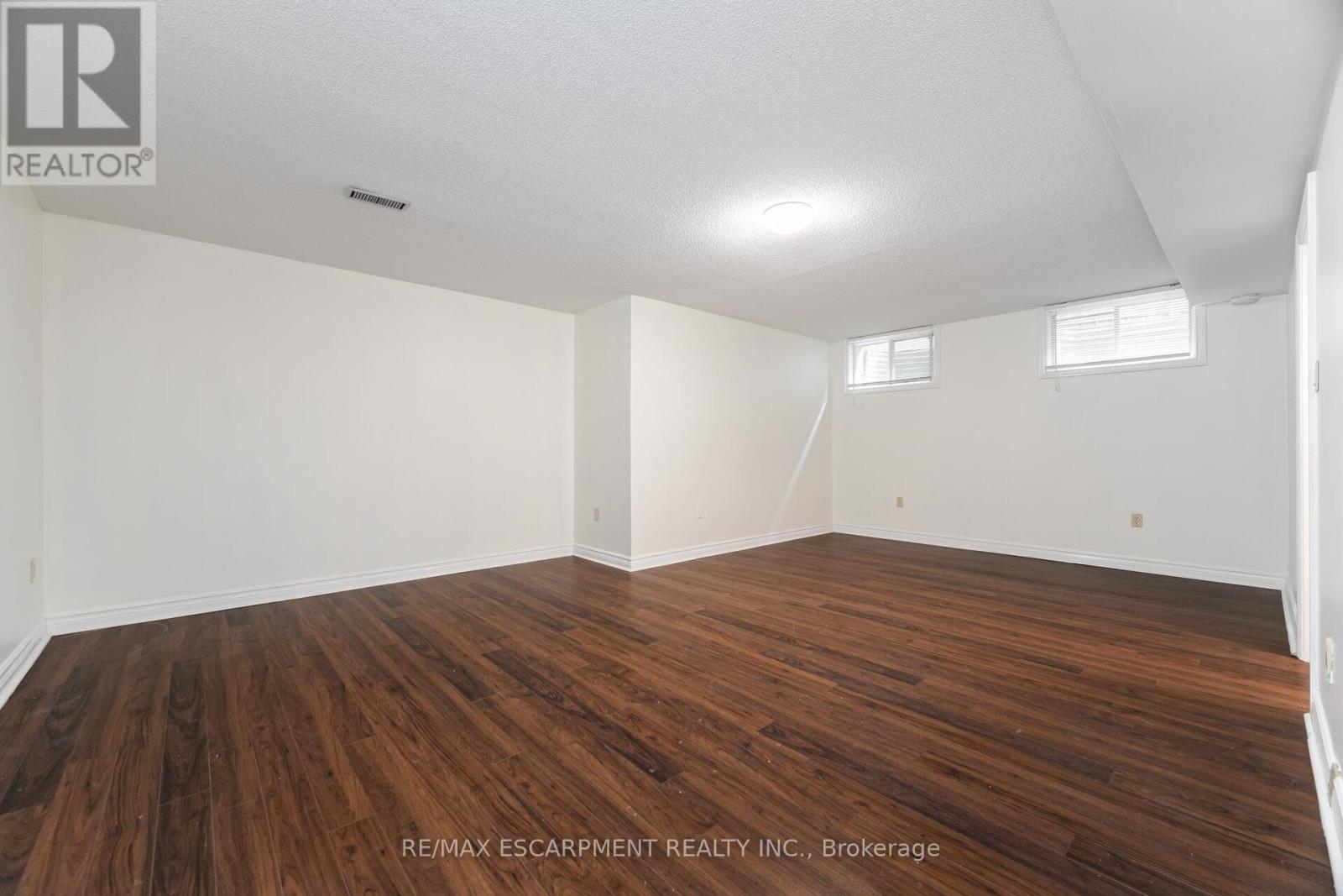 31 Ingrid Court, Hamilton, Ontario  L8W 2V4 - Photo 39 - X12465937