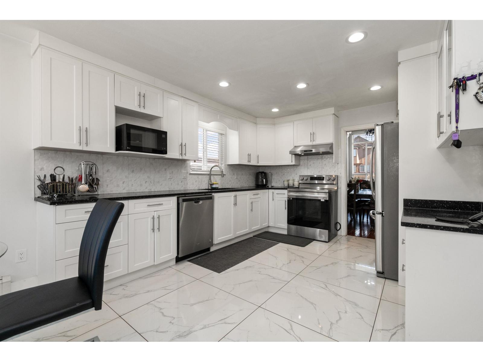 3567 Summit Drive, Abbotsford, British Columbia  V2T 6S4 - Photo 14 - R3058366