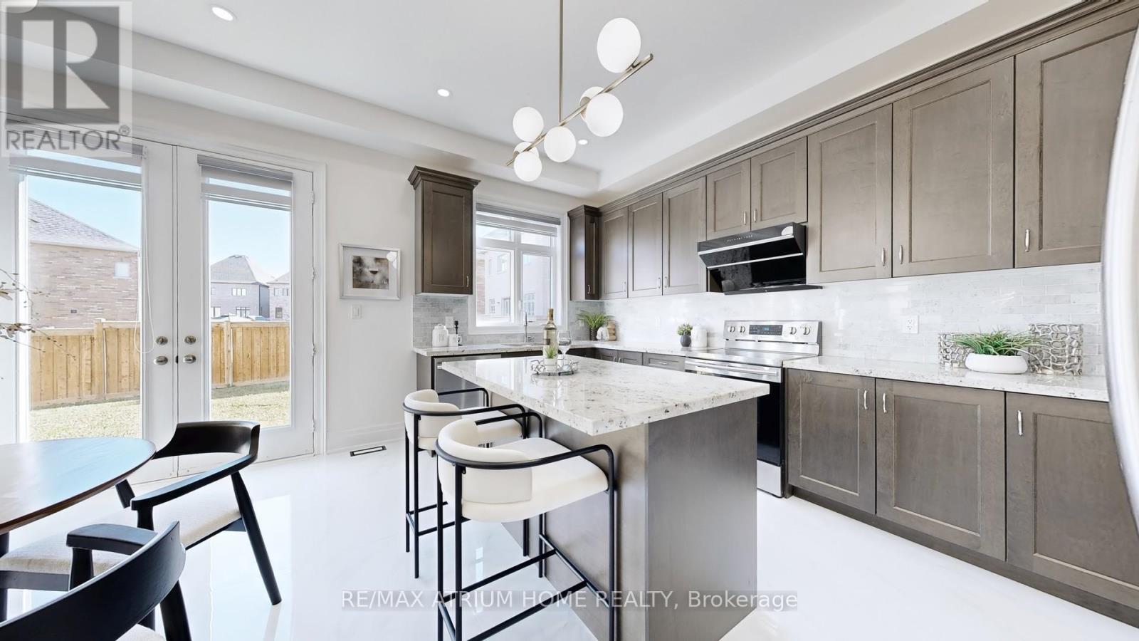 37 Hamster Crescent, Aurora, Ontario  L4G 3G7 - Photo 13 - N12465946