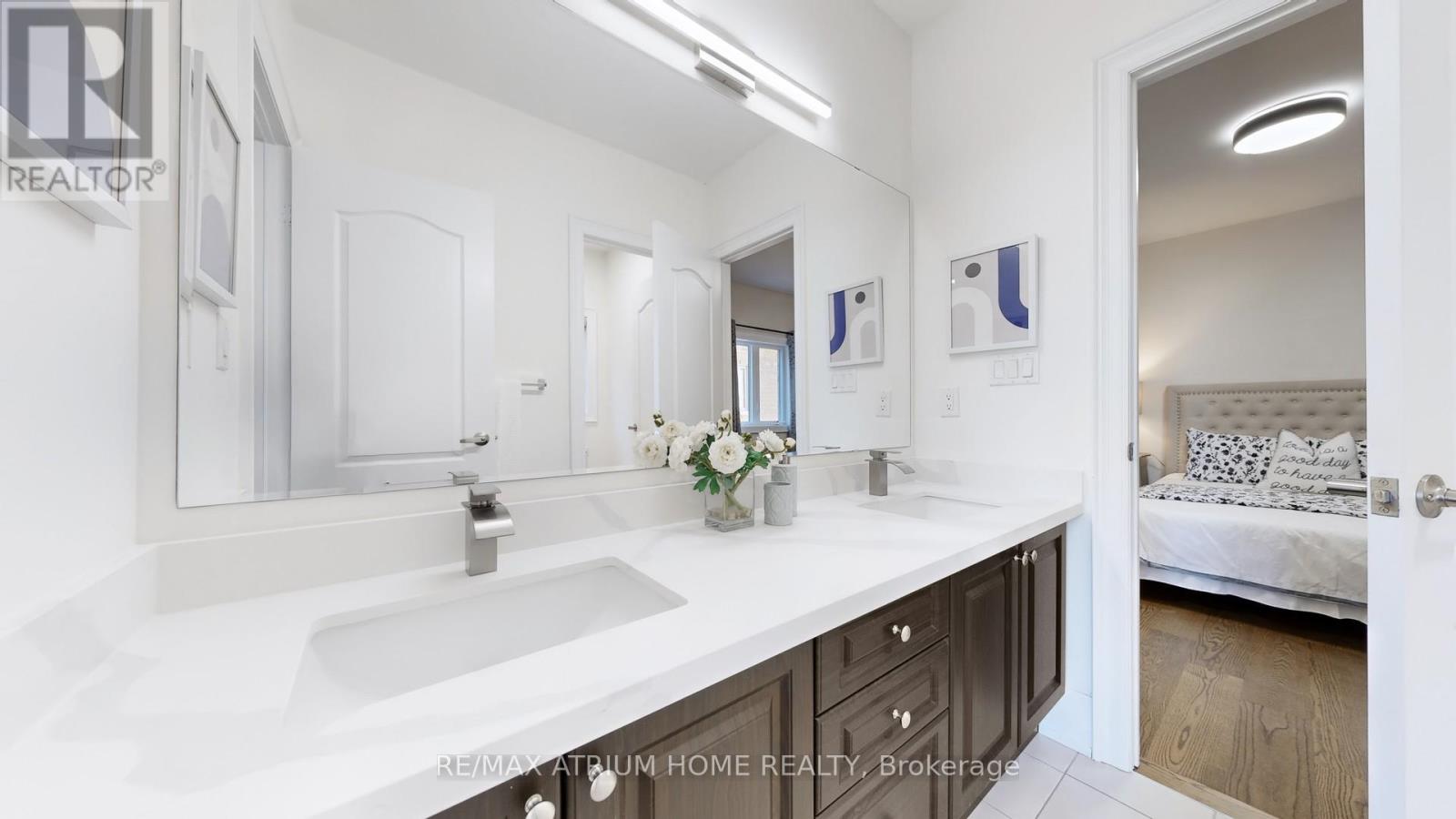37 Hamster Crescent, Aurora, Ontario  L4G 3G7 - Photo 36 - N12465946