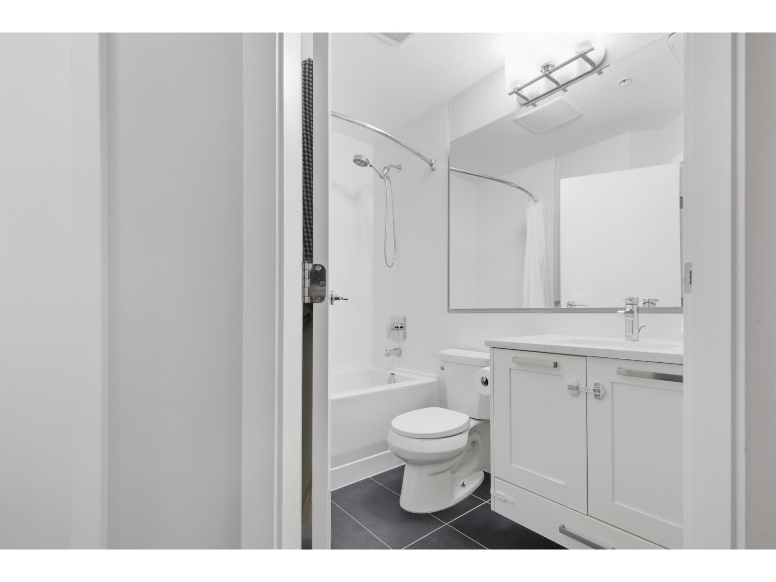 206 15388 105 Avenue, Surrey, British Columbia  V3R 0C4 - Photo 19 - R3058671