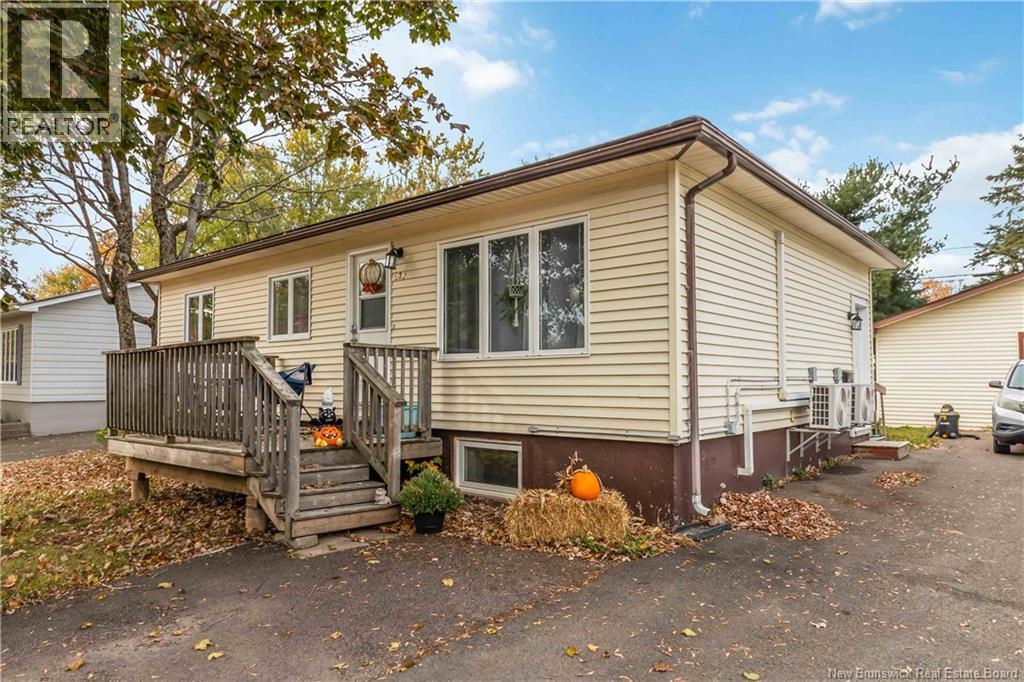 270 Whitepine, Riverview, New Brunswick  E1B 3M2 - Photo 1 - NB128626