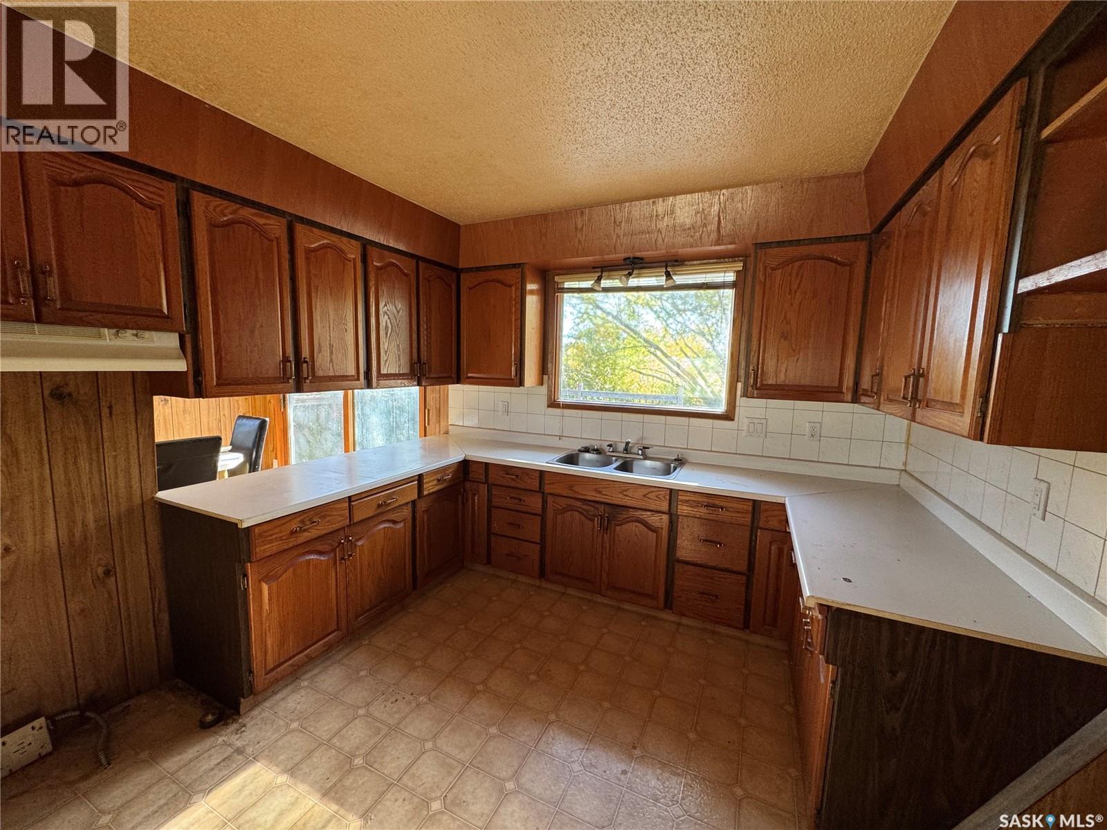 201 Hillview Avenue, Birch Hills, Saskatchewan  S0J 0G0 - Photo 3 - SK021004