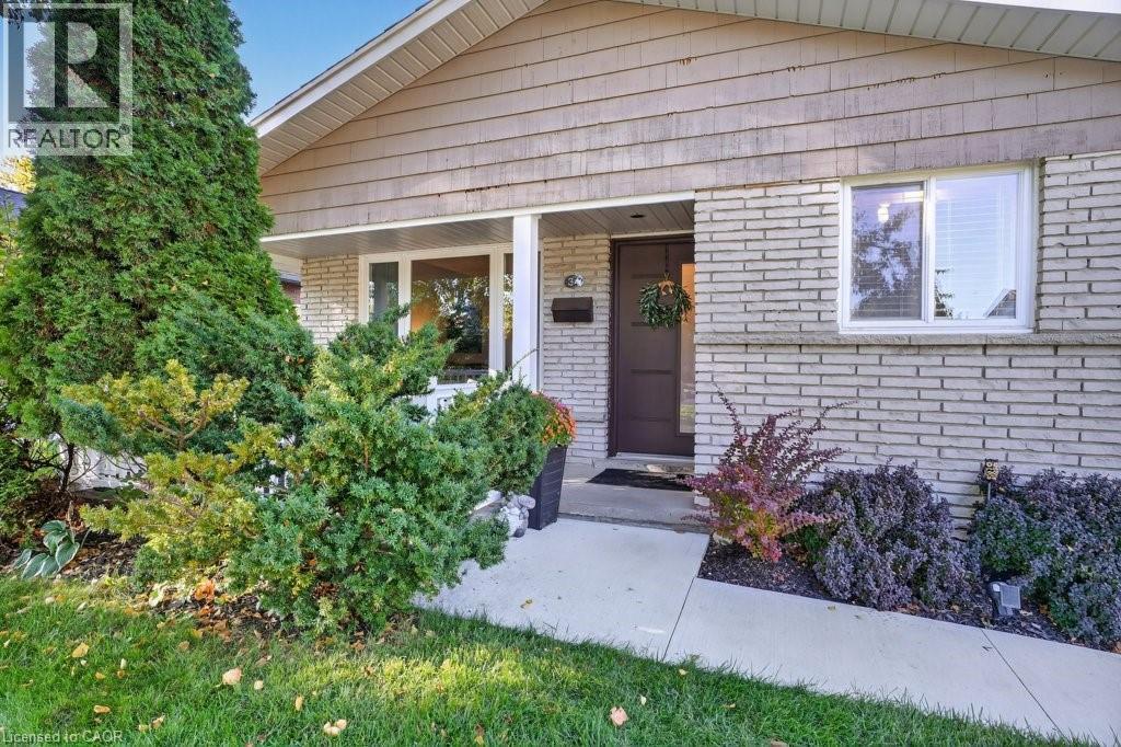 34 Dunsmere Court, Kitchener, Ontario  N2E 1V4 - Photo 2 - 40779622