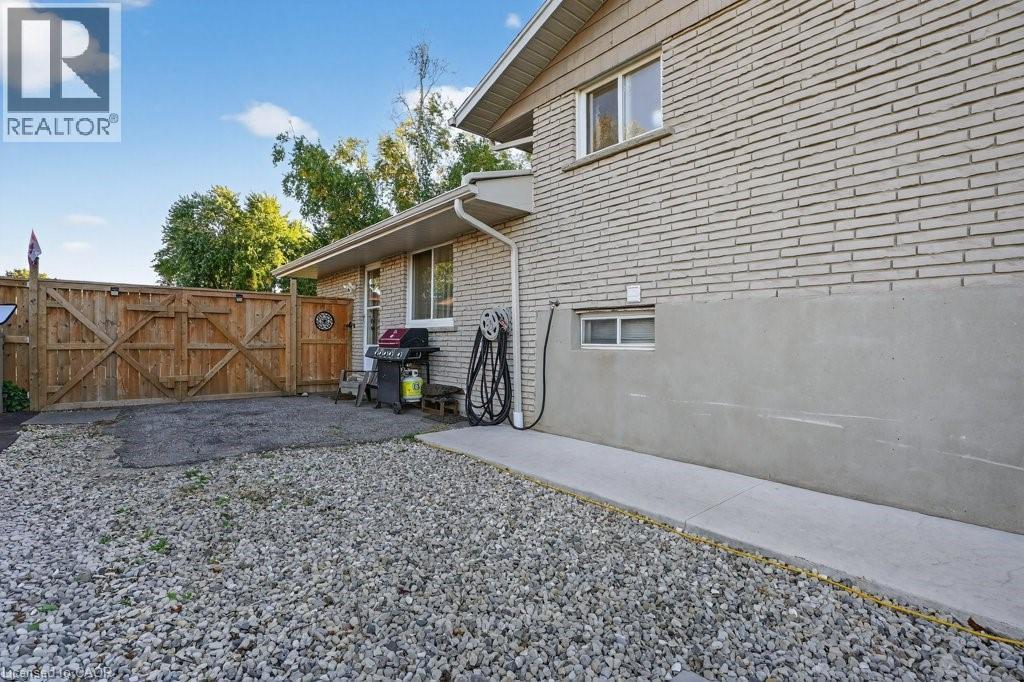34 Dunsmere Court, Kitchener, Ontario  N2E 1V4 - Photo 39 - 40779622