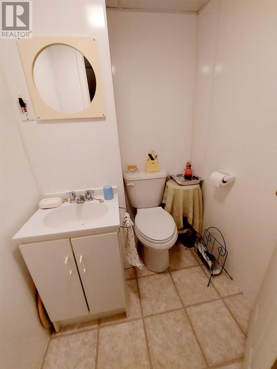 158 Taylor Blvd, Elliot Lake, Ontario  P5A 3L1 - Photo 15 - SM252566